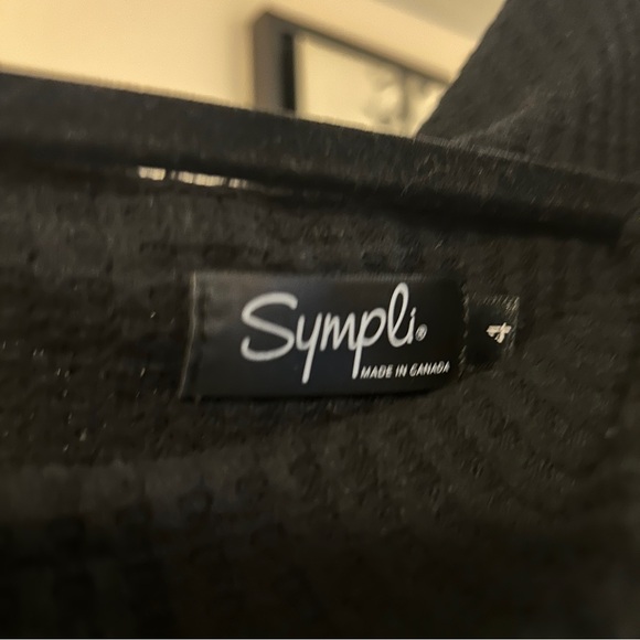 Sympli sweater topper size small - Picture 9 of 9